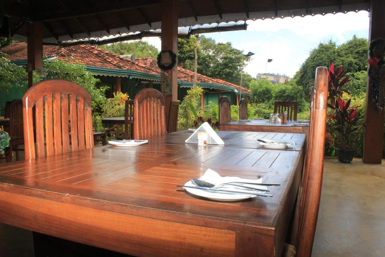 Sigiriya Melrose Villas Exterior photo